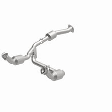 Load image into Gallery viewer, MagnaFlow Exhaust Products 280745 OEM Grade Direct-Fit Catalytic Converter for Select Chevrolet Silverado HD, Chevrolet Silverado HD, GMC Sierra HD, GMC Sierra HD
