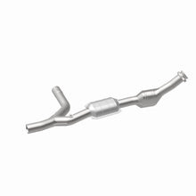 Load image into Gallery viewer, MagnaFlow Exhaust Products 447180 California CARB Direct-Fit Catalytic Converter for Select Ford E-150 Econoline, Ford E-150 Econoline Club Wagon, Ford E-250 Econoline