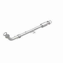 Load image into Gallery viewer, MagnaFlow Exhaust Products 5571435 California CARB Direct-Fit Catalytic Converter for Select Toyota Camry