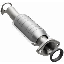 Load image into Gallery viewer, MagnaFlow Exhaust Products 24158 HM Grade Direct-Fit Catalytic Converter for Select Toyota Sienna