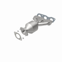 Load image into Gallery viewer, MagnaFlow Exhaust Products 51772 OEM Grade Manifold Catalytic Converter for Select Mitsubishi Outlander