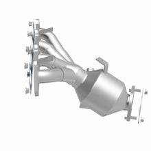 Load image into Gallery viewer, MagnaFlow Exhaust Products 6511994 California CARB Manifold Catalytic Converter for Select Hyundai Accent, Kia Rio