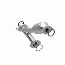 Load image into Gallery viewer, MagnaFlow Exhaust Products 49507 OEM Grade Direct-Fit Catalytic Converter for Select Lexus RX300, Toyota Highlander