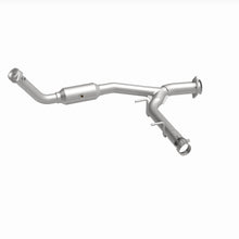 Load image into Gallery viewer, MagnaFlow Exhaust Products 4651411 California CARB Direct-Fit Catalytic Converter for Select Ford Expedition