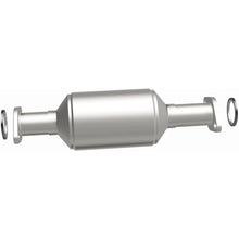 Load image into Gallery viewer, MagnaFlow Exhaust Products 3391884 California CARB Direct-Fit Catalytic Converter for Select Toyota 4Runner, Toyota Pickup