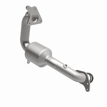 Load image into Gallery viewer, MagnaFlow Exhaust Products 551439 California CARB Direct-Fit Catalytic Converter for Select Nissan Juke