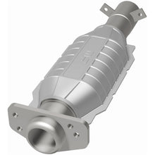 Load image into Gallery viewer, MagnaFlow Exhaust Products 93486 Standard Grade Direct-Fit Catalytic Converter for Select Chevrolet S10, Chevrolet S10 Blazer, GMC Jimmy, GMC S15, GMC S15 Jimmy, GMC Sonoma, GMC Syclone, GMC Typhoon, Oldsmobile Bravada