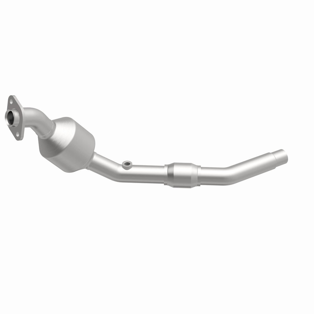 MagnaFlow Exhaust Products 51877 OEM Grade Direct-Fit Catalytic Converter for Select Land Rover Freelander