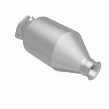 Load image into Gallery viewer, MagnaFlow Exhaust Products 3391449 California CARB Direct-Fit Catalytic Converter for Select Volkswagen Transporter