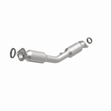 Load image into Gallery viewer, MagnaFlow Exhaust Products 5411166 California CARB Direct-Fit Catalytic Converter for Select Nissan Sentra