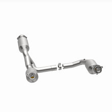 Load image into Gallery viewer, MagnaFlow Exhaust Products 280429 OEM Grade Direct-Fit Catalytic Converter for Select Chevrolet Express 2500, Chevrolet Express 3500, Chevrolet Express 4500, GMC Savana 2500, GMC Savana 3500, GMC Savana