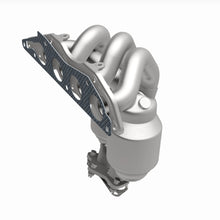Load image into Gallery viewer, MagnaFlow Exhaust Products 5531347 California CARB Manifold Catalytic Converter for Select Mitsubishi Eclipse, Mitsubishi Galant