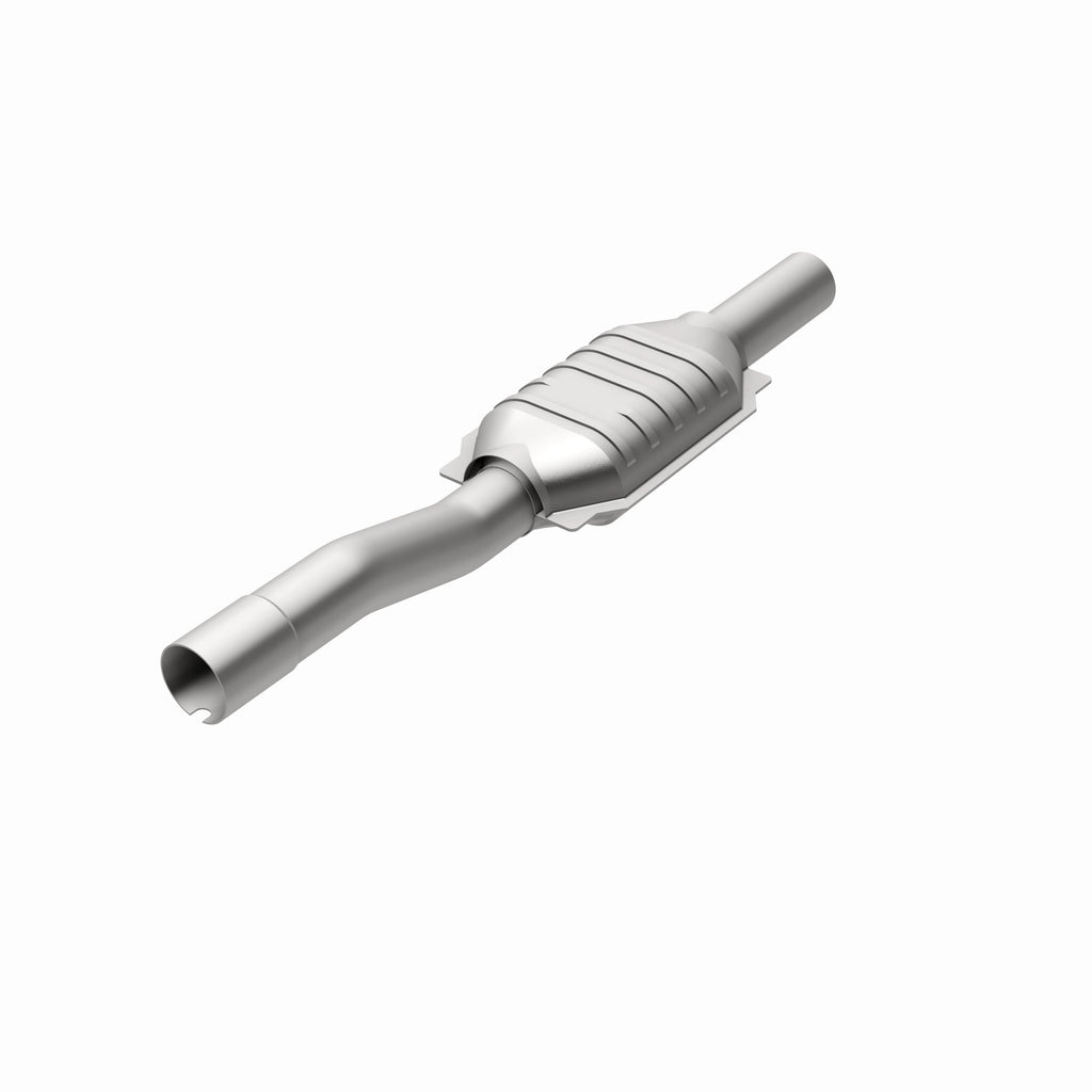 MagnaFlow Exhaust Products 51698 OEM Grade Direct-Fit Catalytic Converter for Select Jeep Grand Cherokee