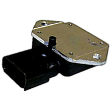 Load image into Gallery viewer, Crown Automotive Jeep Replacement 4707286AI Cooling Fan Relay for 1999-2004 WJ, WG Grand Cherokee for Select Chrysler Grand Voyager, Chrysler Neon, Chrysler Town &amp; Country, Chrysler Voyager, Dodge Caravan, Dodge Grand Caravan, Jeep Grand Cherokee