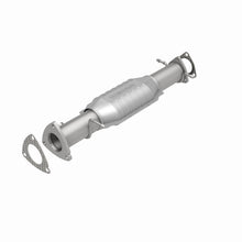Load image into Gallery viewer, MagnaFlow Exhaust Products 93484 HM Grade Direct-Fit Catalytic Converter for Select Chevrolet S10, GMC Sonoma, Isuzu Hombre