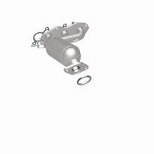 Load image into Gallery viewer, MagnaFlow Exhaust Products 5582556 California CARB Manifold Catalytic Converter for Select Toyota Sienna