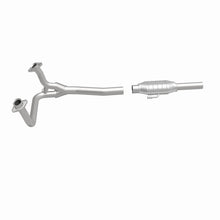 Load image into Gallery viewer, MagnaFlow Exhaust Products 334307 California CARB Direct-Fit Catalytic Converter for Select Ford Bronco, Ford F-150, Ford F-250