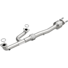 Load image into Gallery viewer, MagnaFlow Exhaust Products 5671027 California CARB Direct-Fit Catalytic Converter for Select Honda Accord