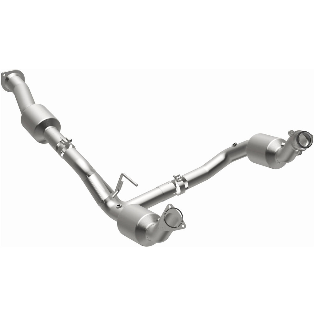 MagnaFlow Exhaust Products 280745 OEM Grade Direct-Fit Catalytic Converter for Select Chevrolet Silverado HD, Chevrolet Silverado HD, GMC Sierra HD, GMC Sierra HD