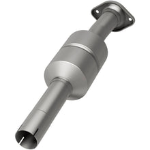 Load image into Gallery viewer, MagnaFlow Exhaust Products 23624 HM Grade Direct-Fit Catalytic Converter for Select Lexus RX330, Lexus RX350, Lexus RX400h, Toyota Highlander