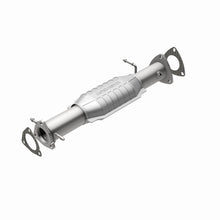 Load image into Gallery viewer, MagnaFlow Exhaust Products 93484 HM Grade Direct-Fit Catalytic Converter for Select Chevrolet S10, GMC Sonoma, Isuzu Hombre