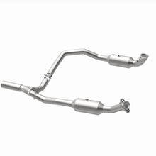 Load image into Gallery viewer, MagnaFlow Exhaust Products 280014 OEM Grade Direct-Fit Catalytic Converter for Select Ford E-350 Super Duty, Ford E-450 Super Duty