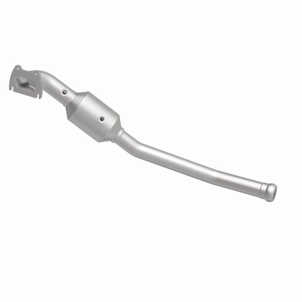 MagnaFlow Exhaust Products 21-251 OEM Grade Direct-Fit Catalytic Converter for Select Dodge Durango, Jeep Grand Cherokee