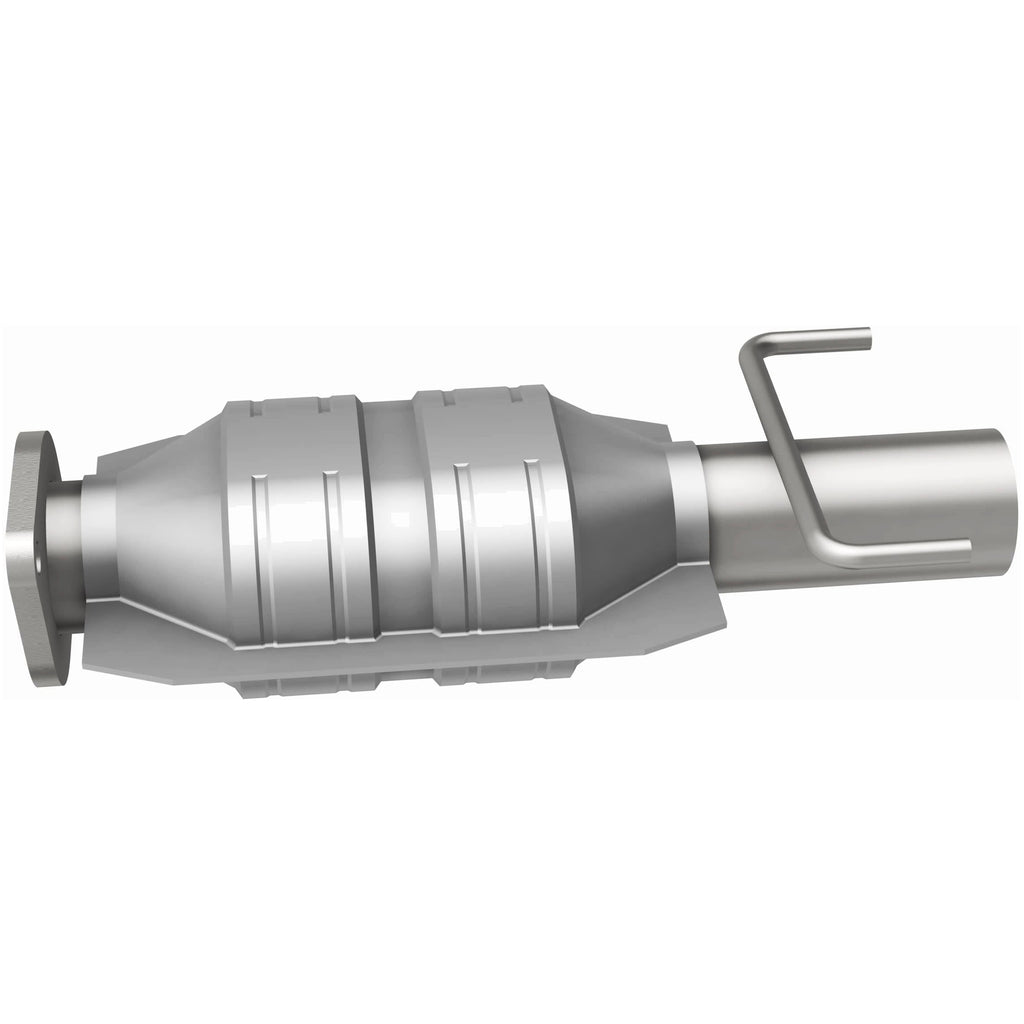 MagnaFlow Exhaust Products 51371 OEM Grade Direct-Fit Catalytic Converter for Select Lincoln Continental