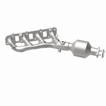 Load image into Gallery viewer, MagnaFlow Exhaust Products 290034 OEM Grade Manifold Catalytic Converter for Select INFINITI QX80, Nissan Armada, Nissan NV2500, Nissan NV3500, Nissan TITAN, Nissan TITAN XD