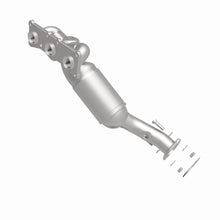 Load image into Gallery viewer, MagnaFlow Exhaust Products 5531226 California CARB Manifold Catalytic Converter for Select BMW 528i, BMW 528i xDrive, BMW 528xi