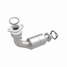Load image into Gallery viewer, MagnaFlow Exhaust Products 5461628 California CARB Direct-Fit Catalytic Converter for Select Pontiac G8
