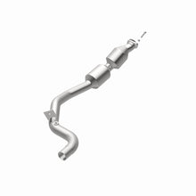 Load image into Gallery viewer, MagnaFlow Exhaust Products 21-607 OEM Grade Direct-Fit Catalytic Converter for Select Land Rover Range Rover, Land Rover Range Rover Sport