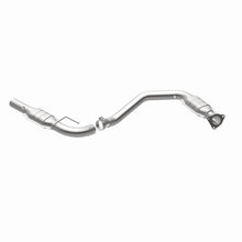 Load image into Gallery viewer, MagnaFlow Exhaust Products 447267 California CARB Direct-Fit Catalytic Converter for Select Chevrolet Express 2500, Chevrolet Express 3500, GMC Savana 2500, GMC Savana