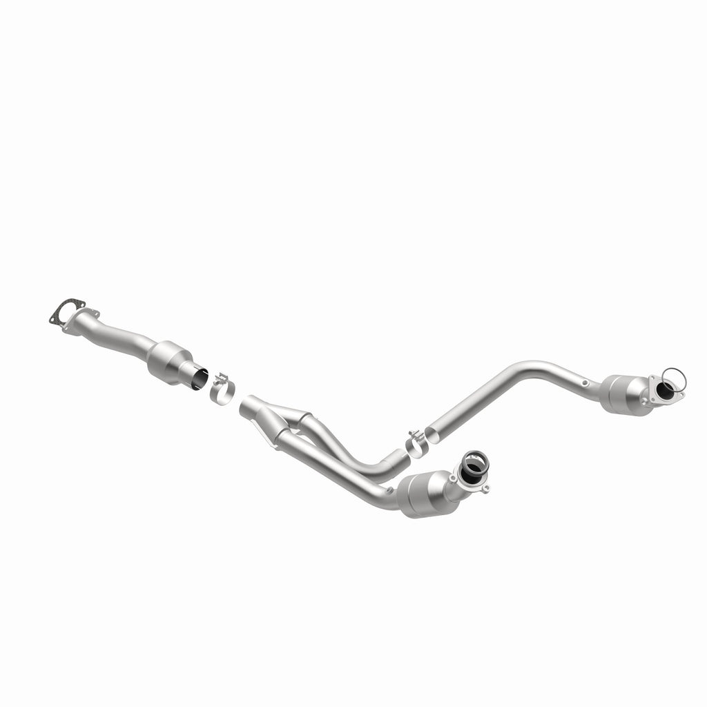 MagnaFlow Exhaust Products 52134 OEM Grade Direct-Fit Catalytic Converter for Select Chevrolet Express 1500, Chevrolet Express 2500, Chevrolet Express 3500, GMC Savana 1500, GMC Savana 2500, GMC Savana