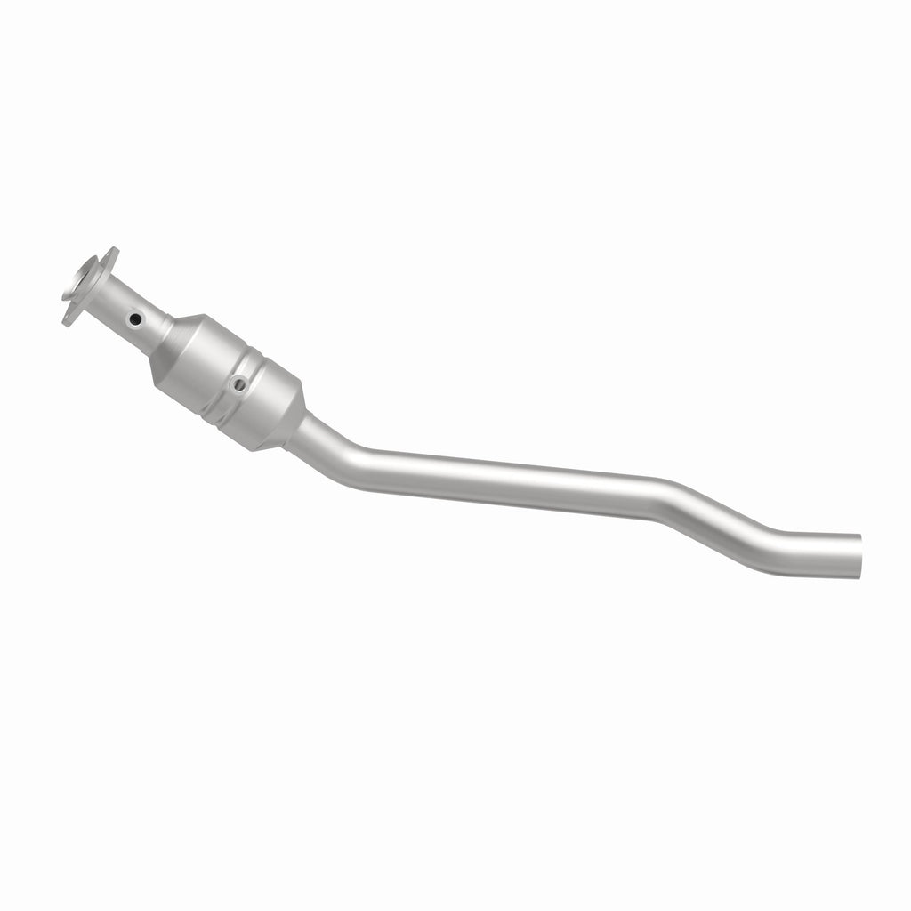 MagnaFlow Exhaust Products 49739 OEM Grade Direct-Fit Catalytic Converter for Select Dodge Durango, Jeep Grand Cherokee