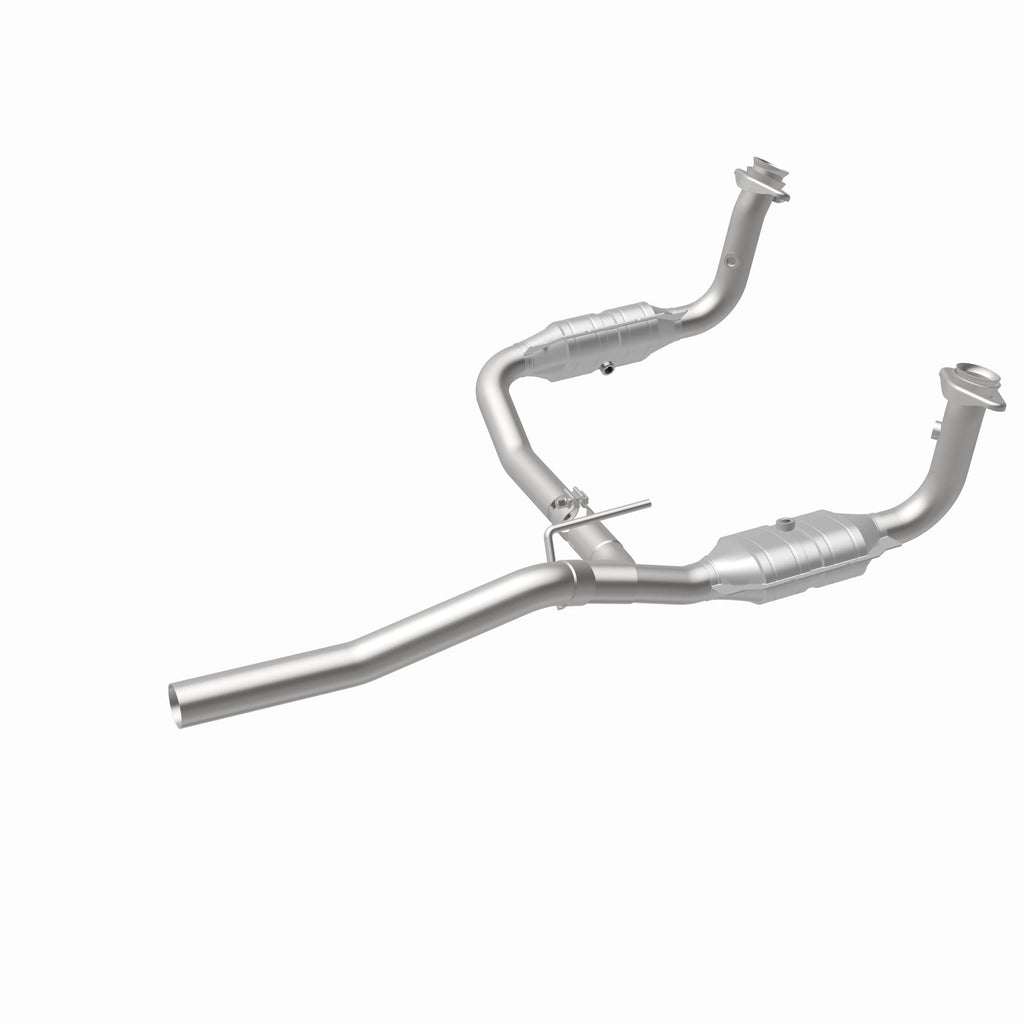 MagnaFlow Exhaust Products 49187 OEM Grade Direct-Fit Catalytic Converter for Select Dodge Nitro, Jeep Liberty