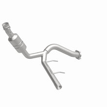 Load image into Gallery viewer, MagnaFlow Exhaust Products 52418 OEM Grade Direct-Fit Catalytic Converter for Select Ford Expedition, Ford F-150, Lincoln Navigator
