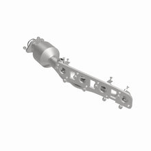 Load image into Gallery viewer, MagnaFlow Exhaust Products 290034 OEM Grade Manifold Catalytic Converter for Select INFINITI QX80, Nissan Armada, Nissan NV2500, Nissan NV3500, Nissan TITAN, Nissan TITAN XD