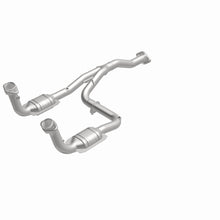 Load image into Gallery viewer, MagnaFlow Exhaust Products 49186 OEM Grade Direct-Fit Catalytic Converter for Select Jeep Liberty
