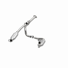 Load image into Gallery viewer, MagnaFlow Exhaust Products 51510 OEM Grade Direct-Fit Catalytic Converter for Select Chevrolet Express 1500, GMC Savana