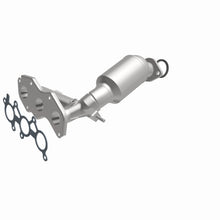 Load image into Gallery viewer, MagnaFlow Exhaust Products 5582556 California CARB Manifold Catalytic Converter for Select Toyota Sienna