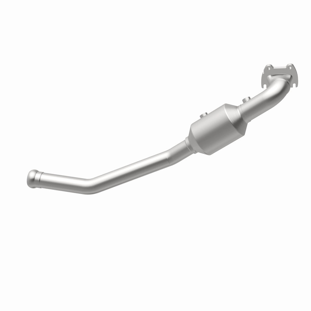 MagnaFlow Exhaust Products 21-251 OEM Grade Direct-Fit Catalytic Converter for Select Dodge Durango, Jeep Grand Cherokee