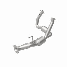 Load image into Gallery viewer, MagnaFlow Exhaust Products 4651709 California CARB Direct-Fit Catalytic Converter for Select Jeep Commander, Jeep Grand Cherokee
