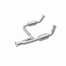 Load image into Gallery viewer, MagnaFlow Exhaust Products 4451420 California CARB Direct-Fit Catalytic Converter for Select Cadillac Escalade, Chevrolet Tahoe, GMC Yukon