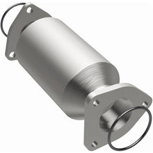 Load image into Gallery viewer, MagnaFlow Exhaust Products 5592683 California CARB Direct-Fit Catalytic Converter for Select Acura MDX, Honda Odyssey, Honda Pilot, Honda Ridgeline