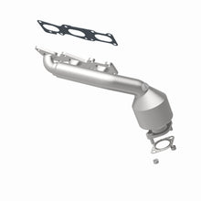 Load image into Gallery viewer, MagnaFlow Exhaust Products 52310 OEM Grade Manifold Catalytic Converter for Select Kia Sorento