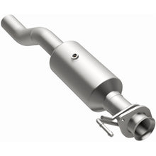 Load image into Gallery viewer, MagnaFlow Exhaust Products 280440 OEM Grade Direct-Fit Catalytic Converter for Select Ford F-350 Super Duty, Ford F-450 Super Duty, Ford F-550 Super Duty