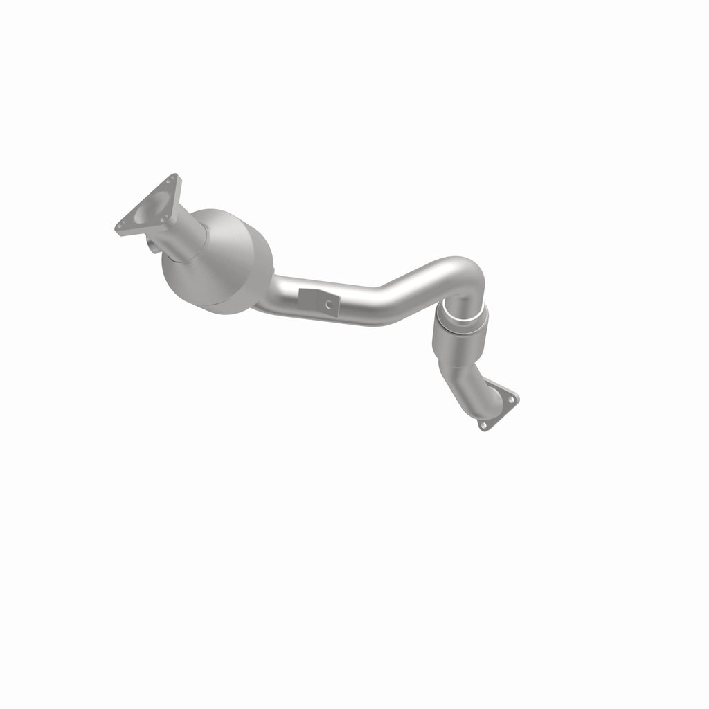 MagnaFlow Exhaust Products 5582586 California CARB Direct-Fit Catalytic Converter for Select Audi Q7, Volkswagen Touareg
