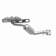 Load image into Gallery viewer, MagnaFlow Exhaust Products 5631758 California CARB Manifold Catalytic Converter for Select BMW 325Ci, BMW 325i