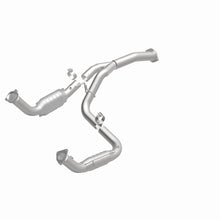 Load image into Gallery viewer, MagnaFlow Exhaust Products 21-252 OEM Grade Direct-Fit Catalytic Converter for Select Chevrolet Silverado HD, Chevrolet Silverado HD, GMC Sierra HD, GMC Sierra HD